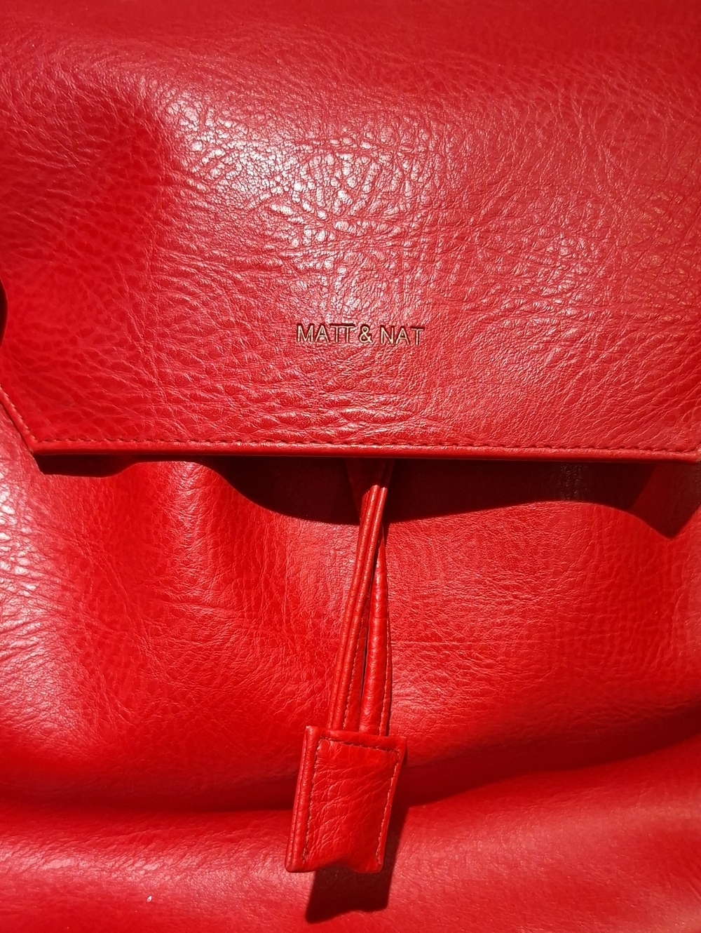 Matt & Nat Vibrant Red Vegan Leather Slouchy 90's Drawstring Backpack - Picture 3 of 9